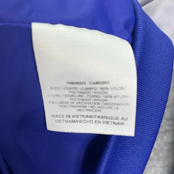 Nike Women's Windrunner Reflective Jacket Medium Full Zip Hooded Athletic Silver - Picture 11 of 11